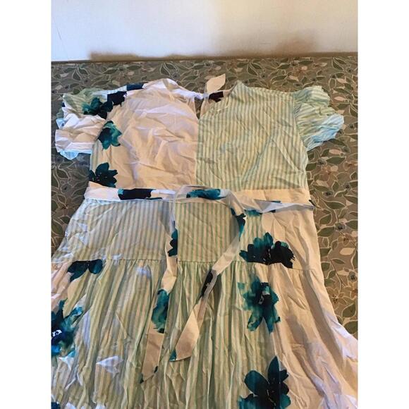Christian Siriano Dresses & Skirts - Christian Siriano midi sundress size 3X white & blue floral/stripes belt NEW